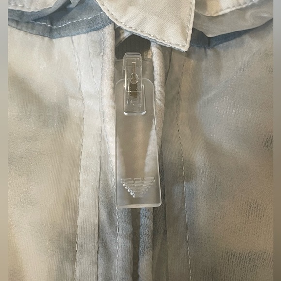 Like New Emporio Armani cloud-print hooded windbreaker jacket blue white sz 44 - Picture 16 of 17